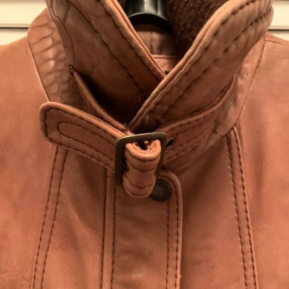 Jones New York leather jacket size L
Excellent Pre-owned Condition - Picture 5 of 11